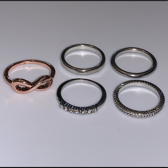 5 midi rings & 3 size 7 rings - Picture 1 of 5